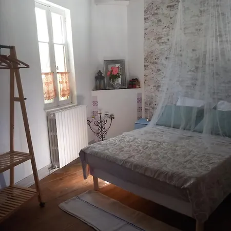 La Maison Aux Livres Konukevi