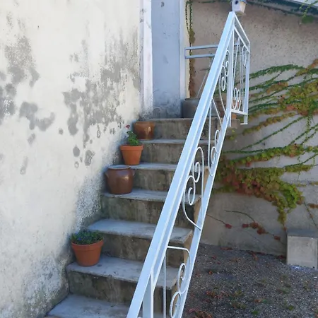 La Maison Aux Livres Konukevi